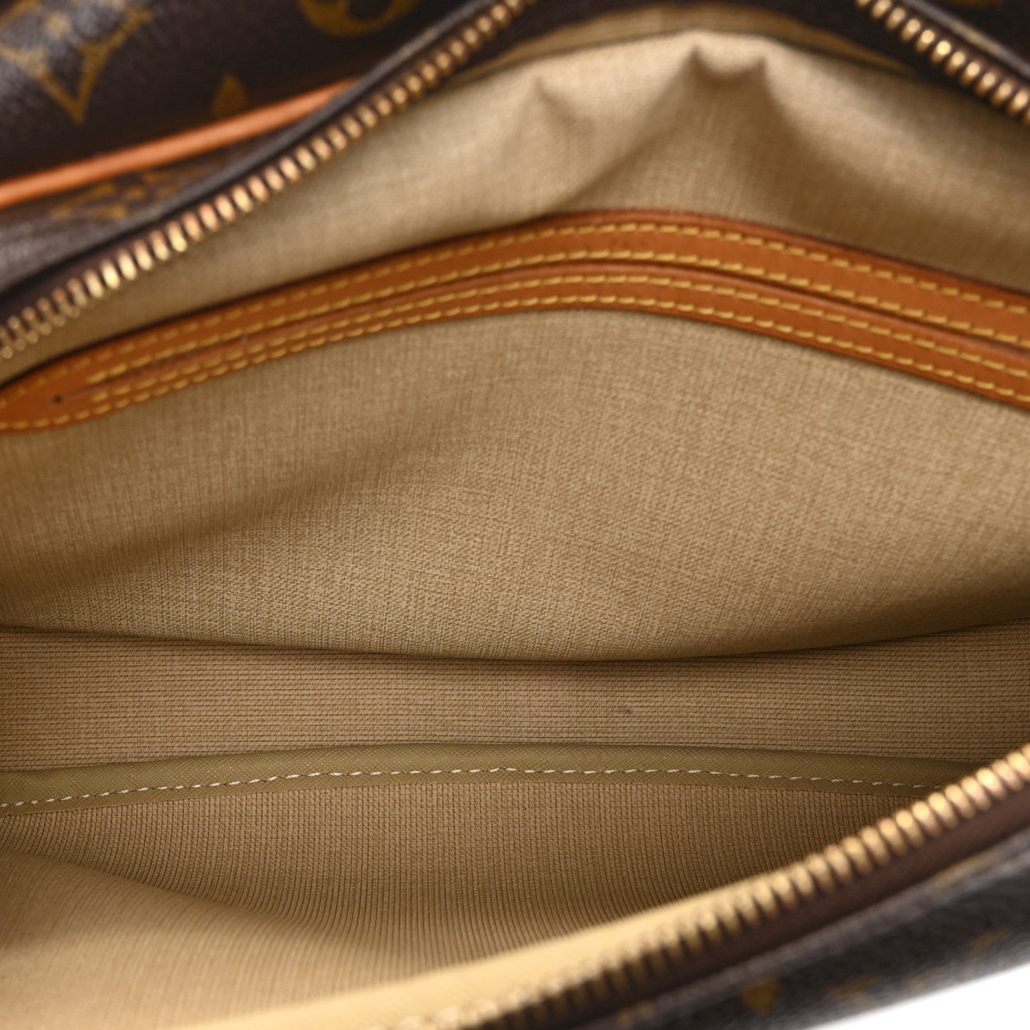 Louis Vuitton Monogram Reporter PM 6 of 14