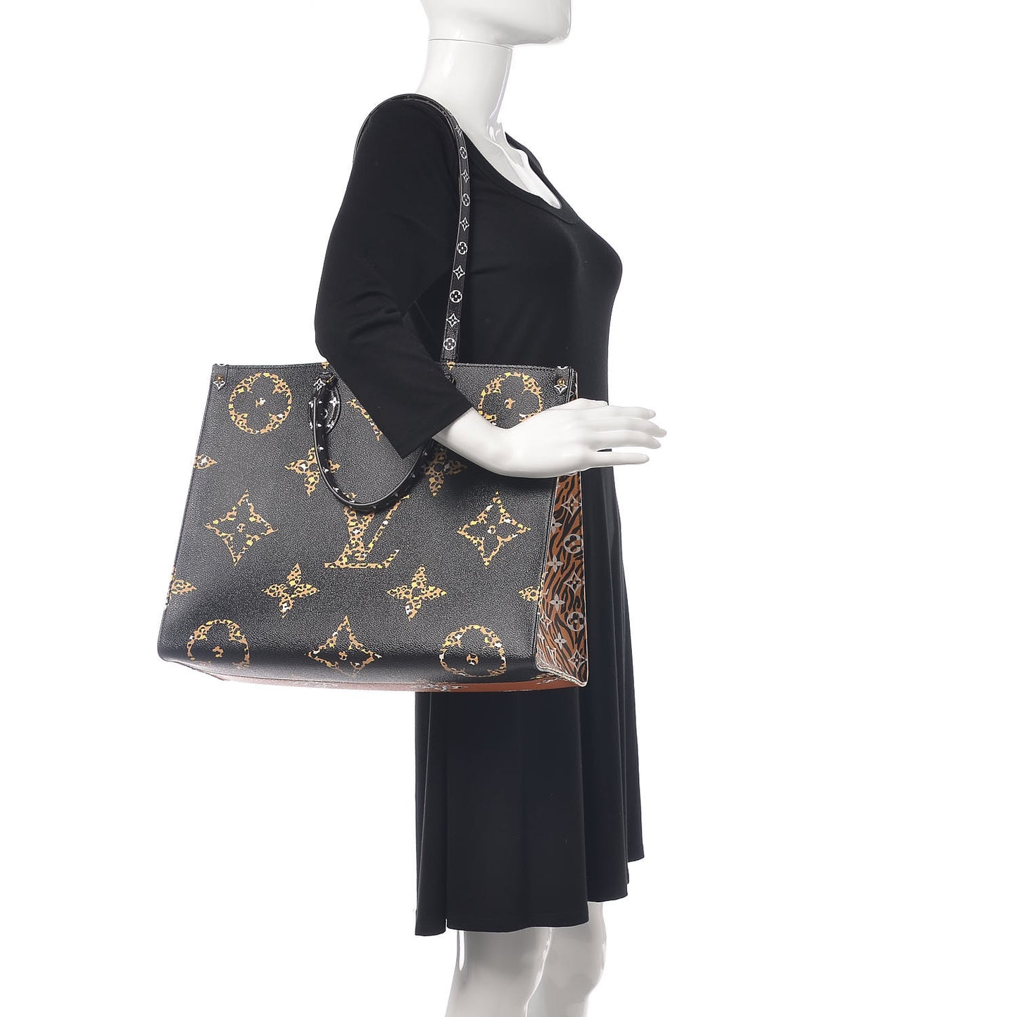 Monogram Giant Jungle Onthego GM Black