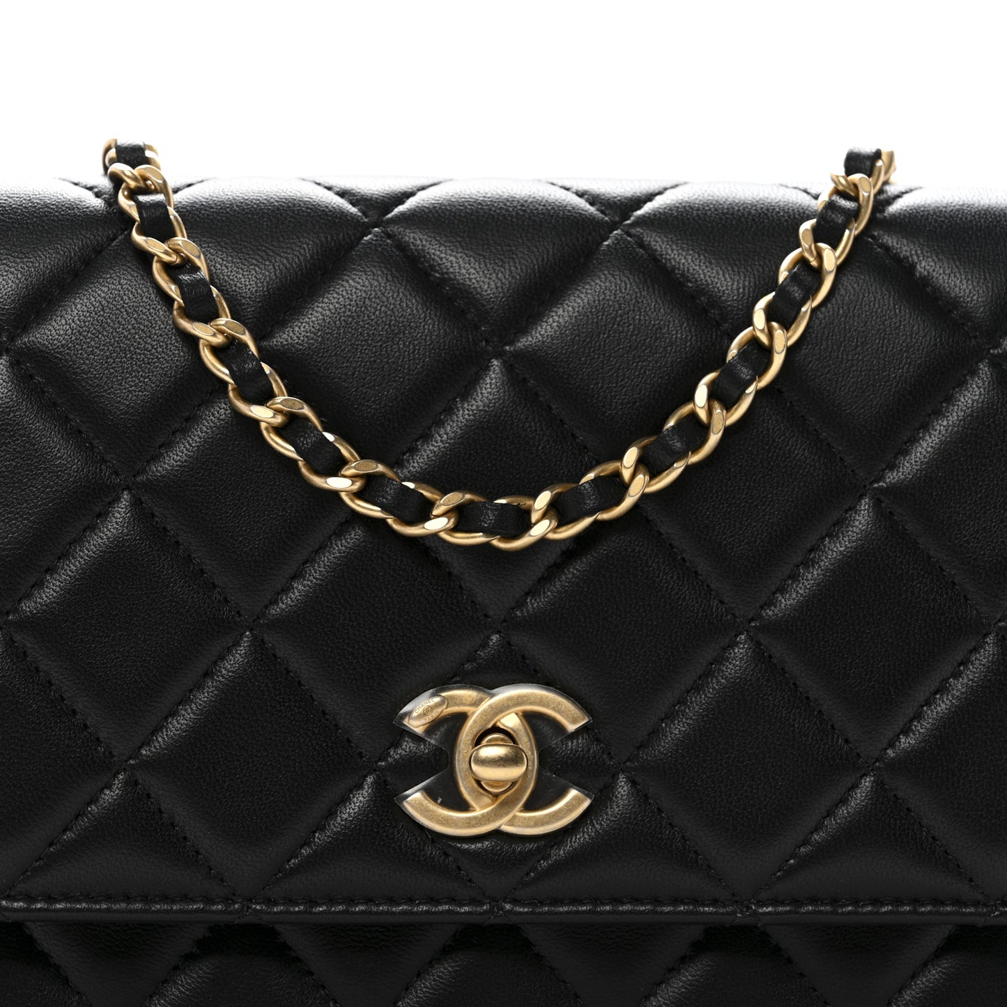 Lambskin Quilted CC Pearl Crush Wallet on Chain WOC Black