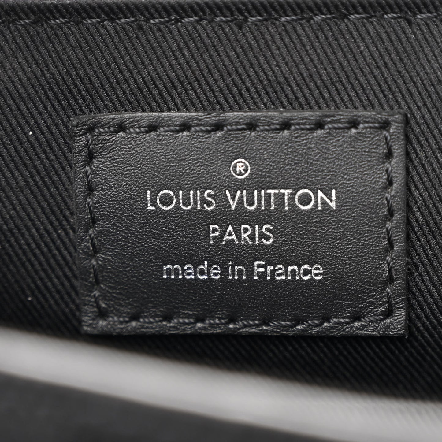 Damier Infini District PM Onyx