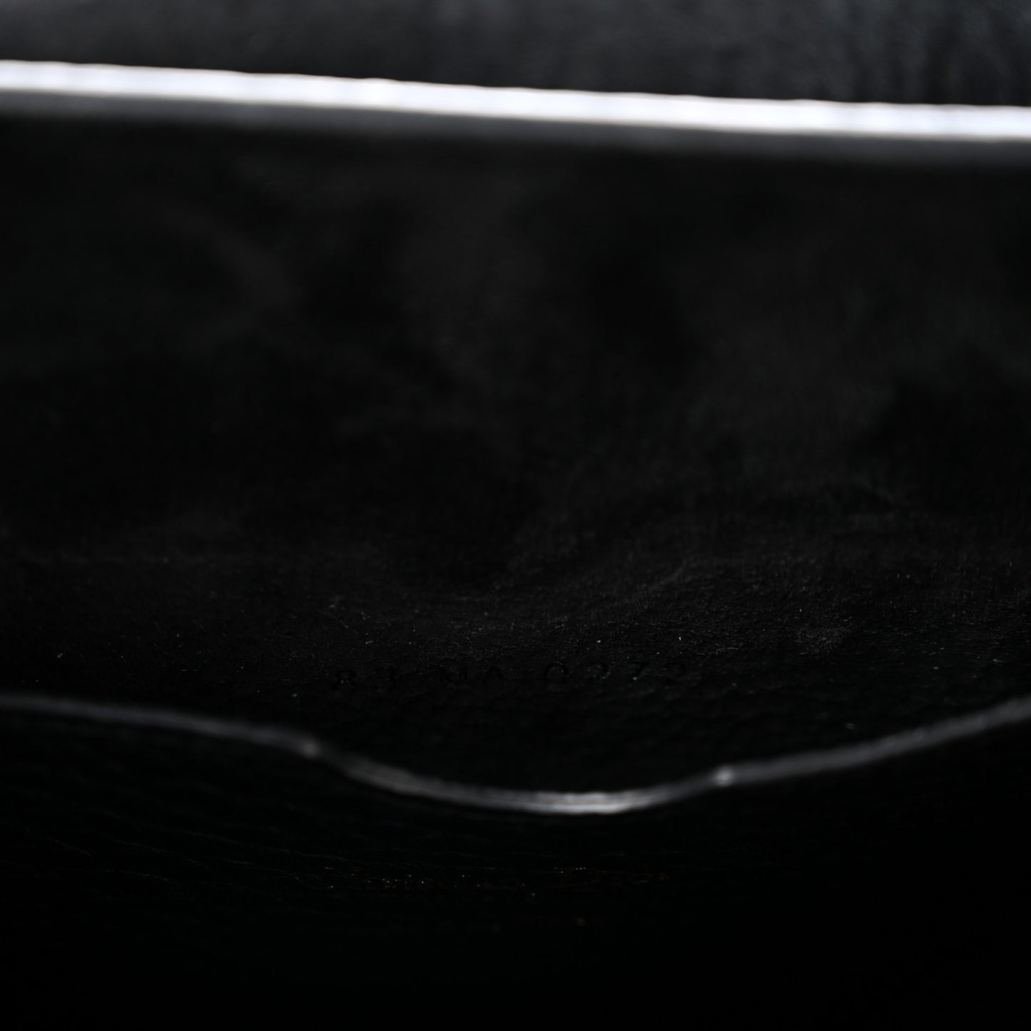Grained Calfskin Large Bobby Flap Black
