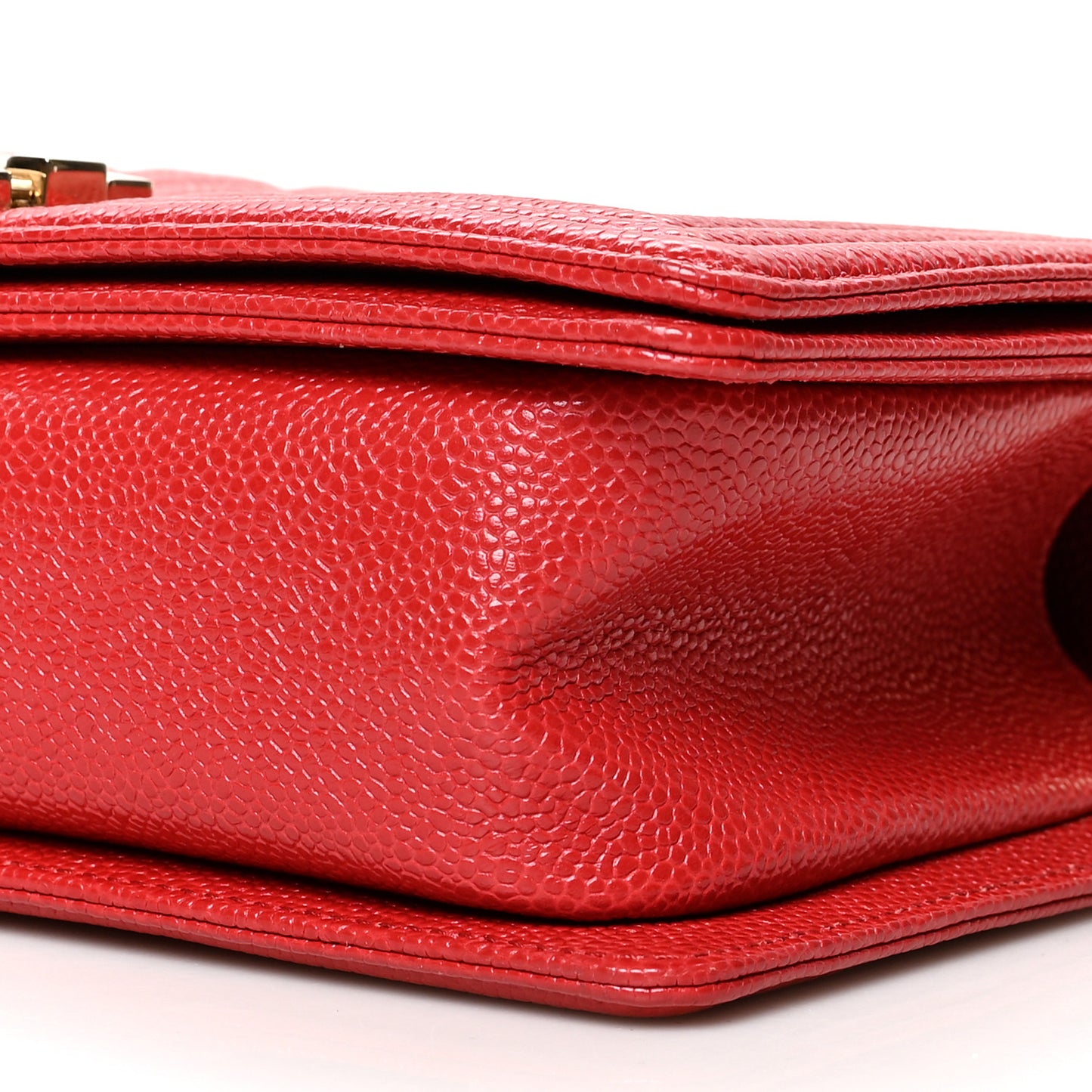 Caviar Quilted Medium Boy Flap Red