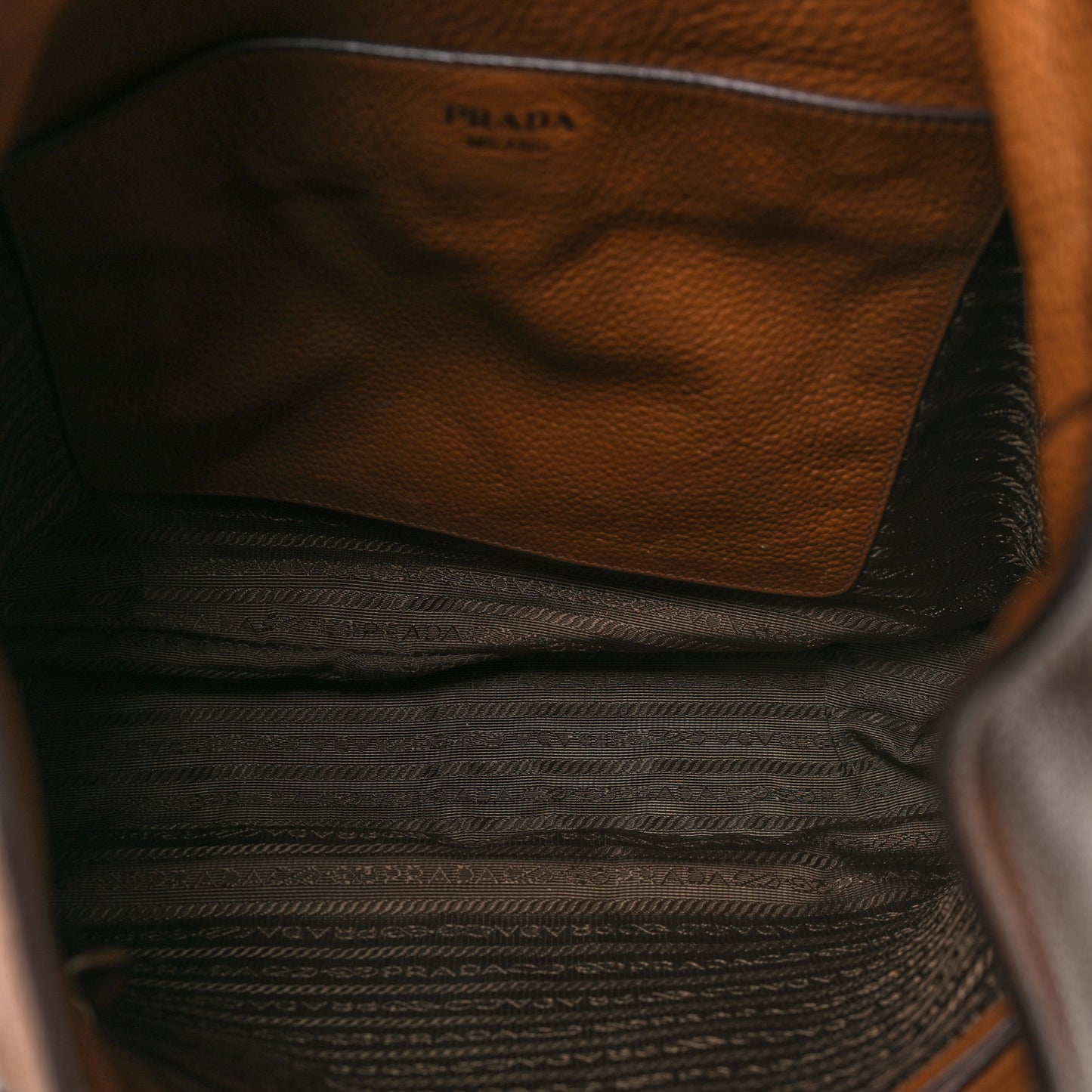 Vitello Daino Medium Pocket Hobo Bag Cannella