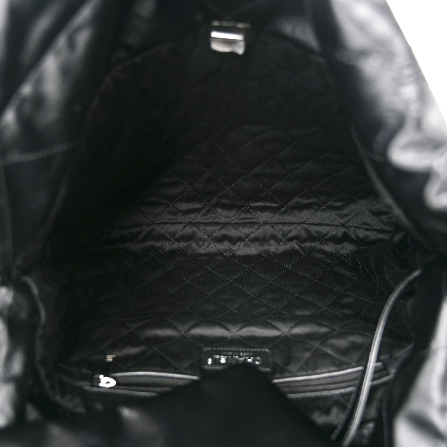 Shiny Calfskin Quilted Chanel 22 Black
