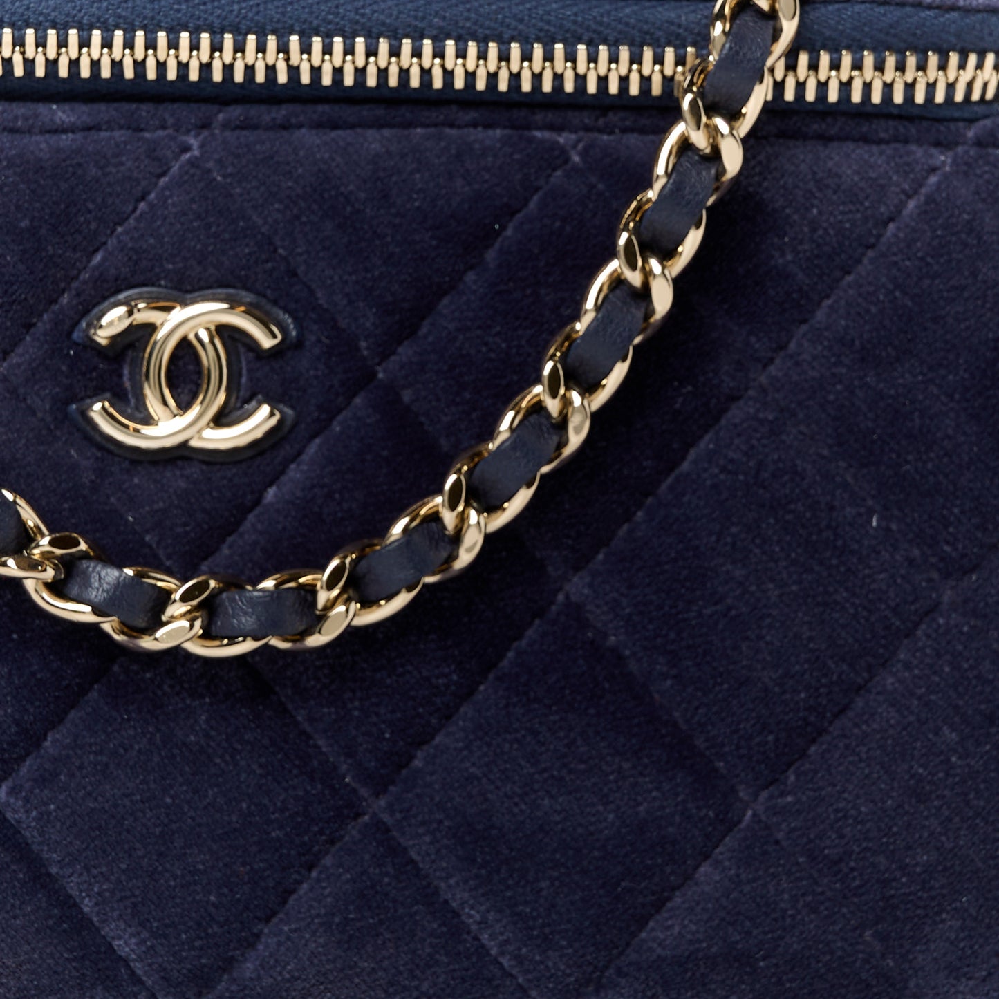 Velvet Quilted Small Pearl Crush Vanity Case Navy
