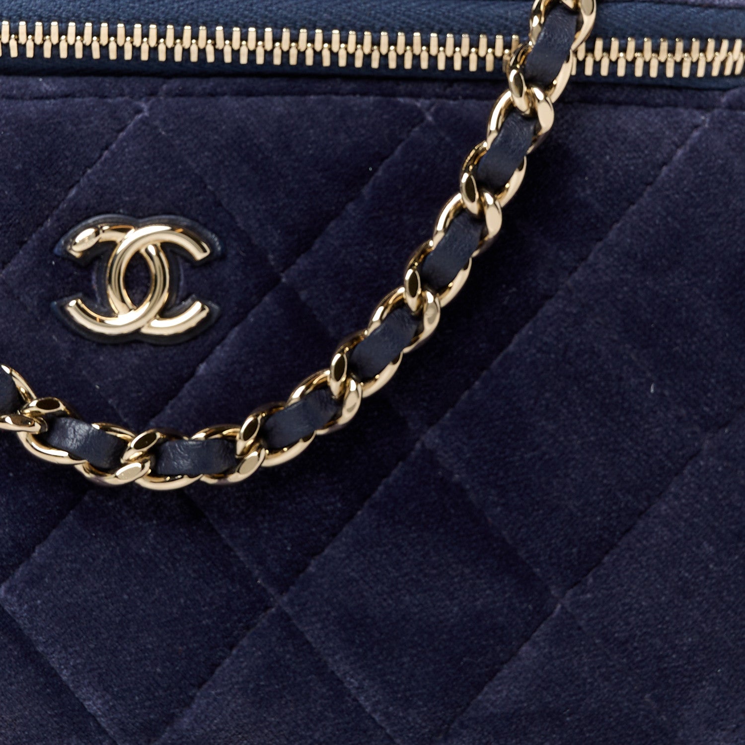 Chanel Velvet Quilted Small Pearl Crush Vanity Case Navy 8 of 12