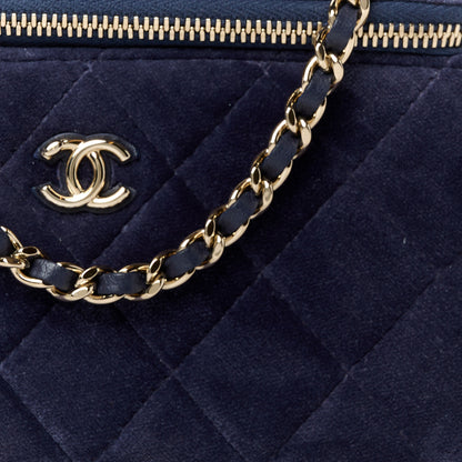 Chanel Velvet Quilted Small Pearl Crush Vanity Case Navy 8 of 12