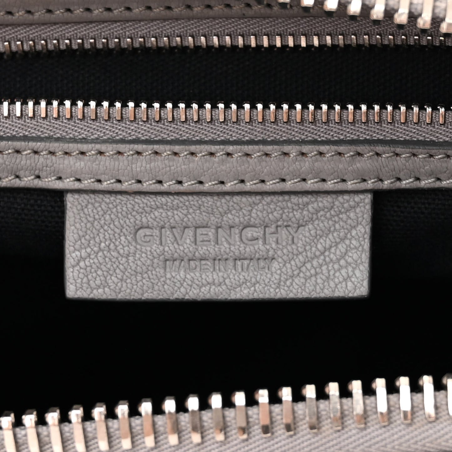 Sugar Goatskin Medium Antigona Pearl Grey