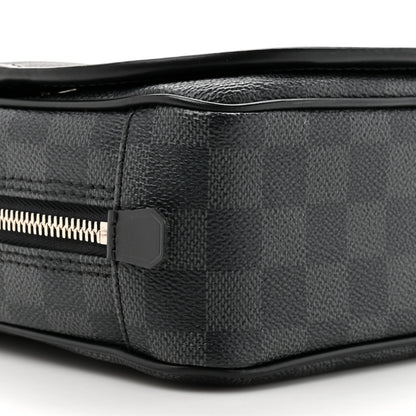Louis Vuitton Damier Graphite Hanging Toiletry Kit 9 of 9
