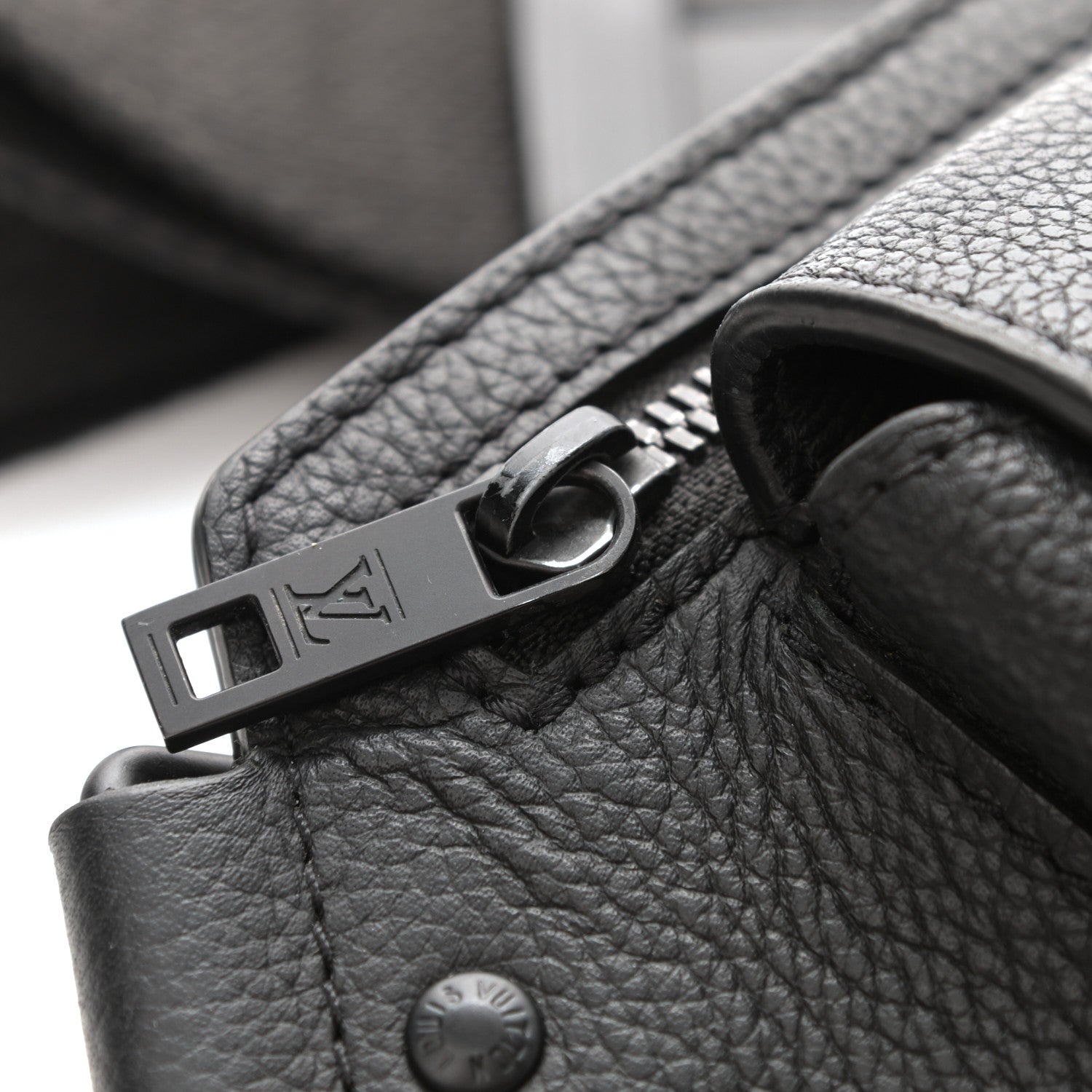 Louis Vuitton Grained Calfskin Aerogram Slingbag Black 8 of 8