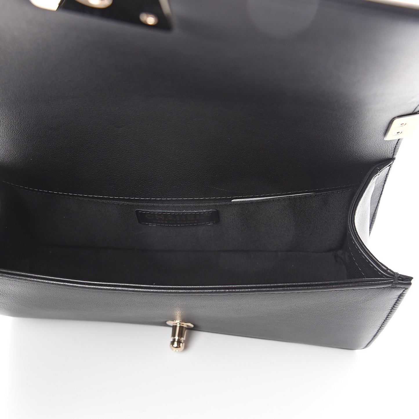 Calfskin Pearl Medium Chanel Pearls Boy Flap Black