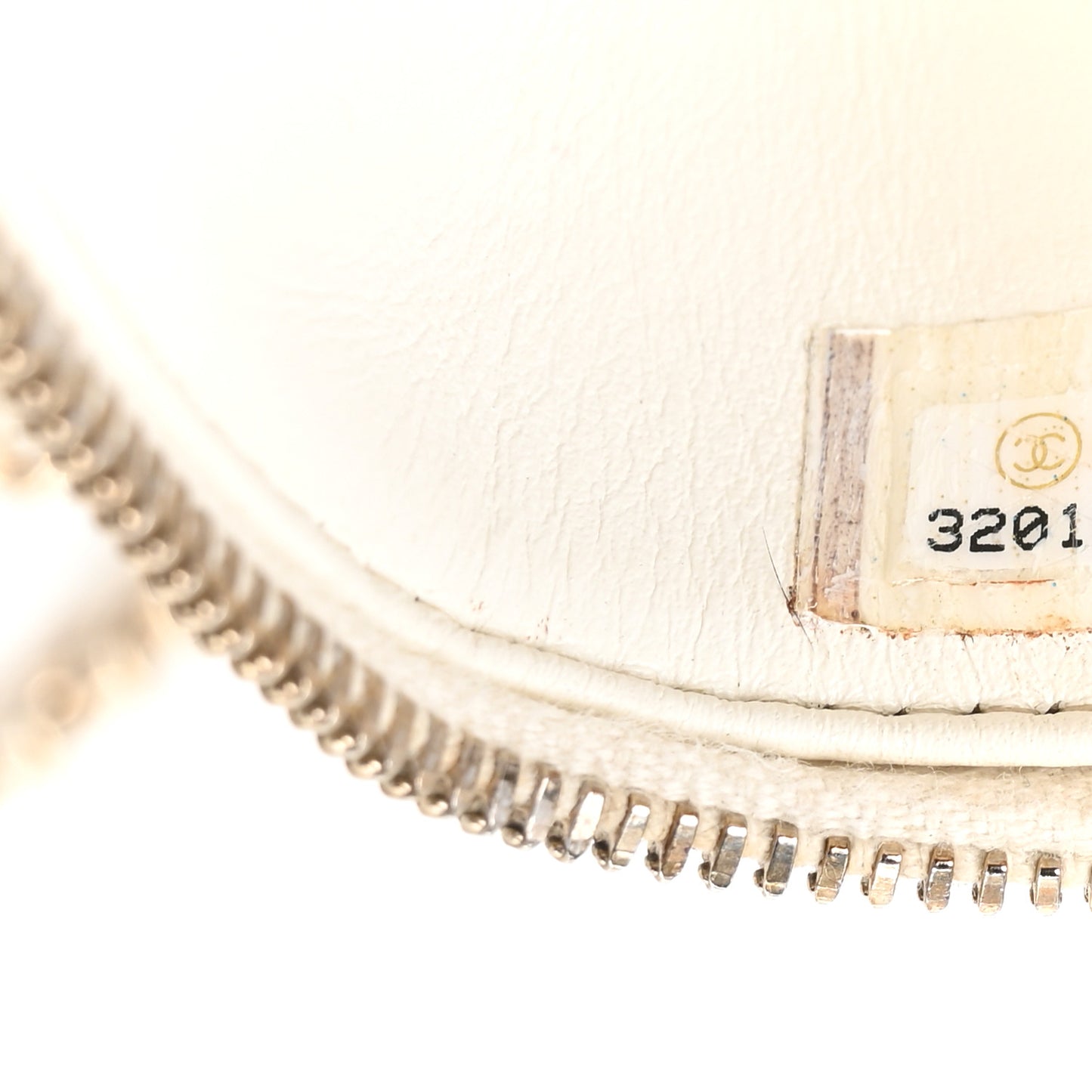 Caviar Quilted Small Vanity Case With Chain White