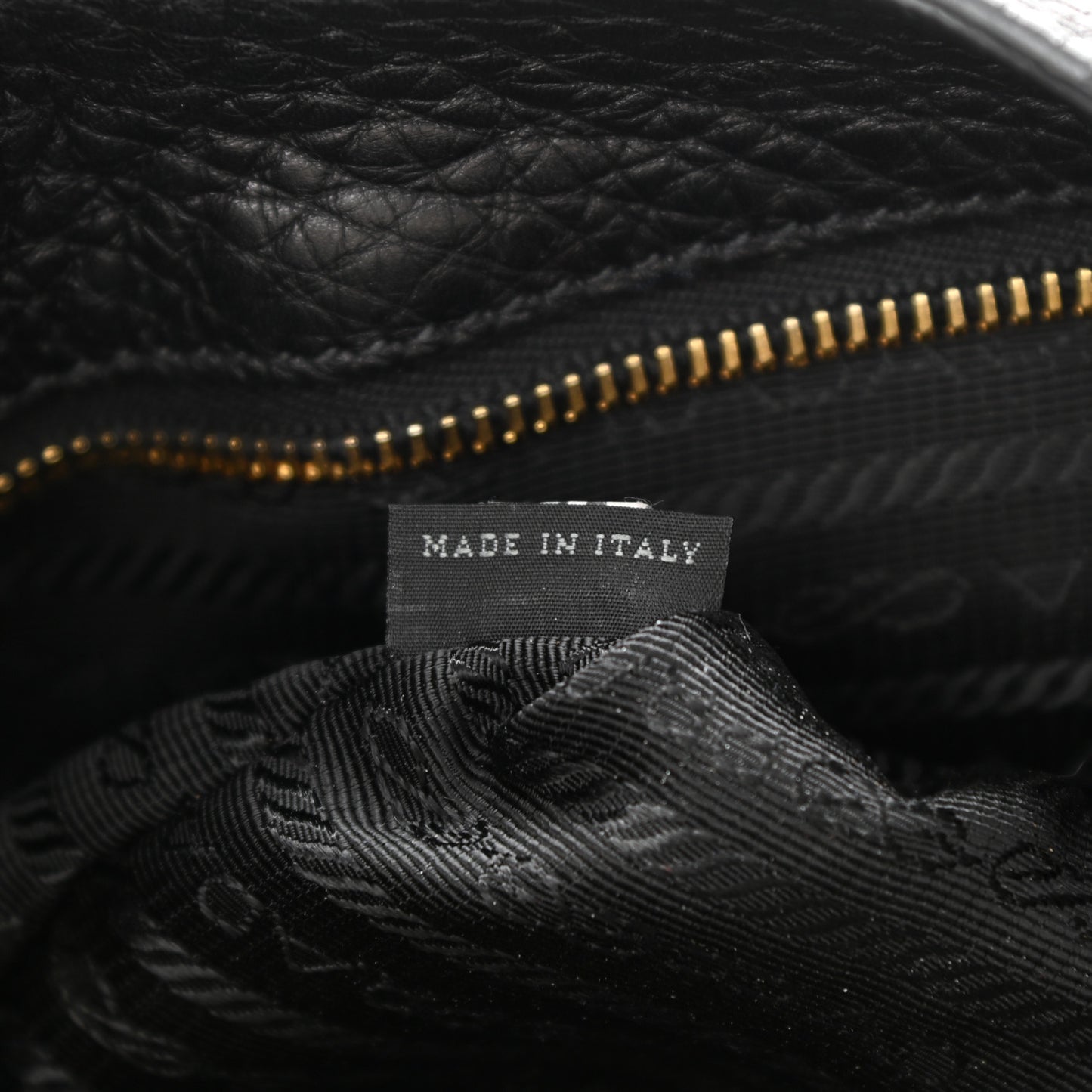 Vitello Daino Pushlock Tote Black
