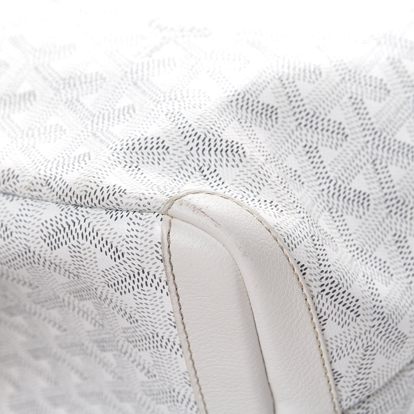 Goyardine Artois MM White