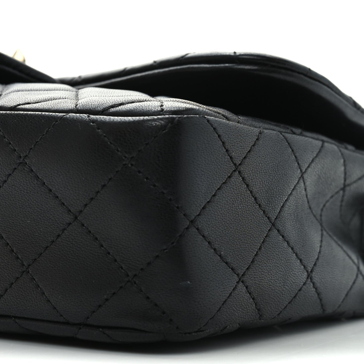 Lambskin Quilted Medium Westminster Pearl Flap Black