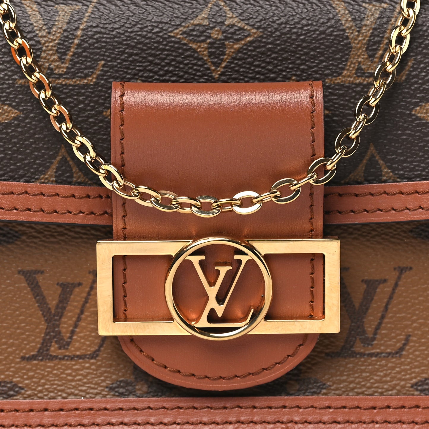 Reverse Monogram Dauphine Chain Wallet