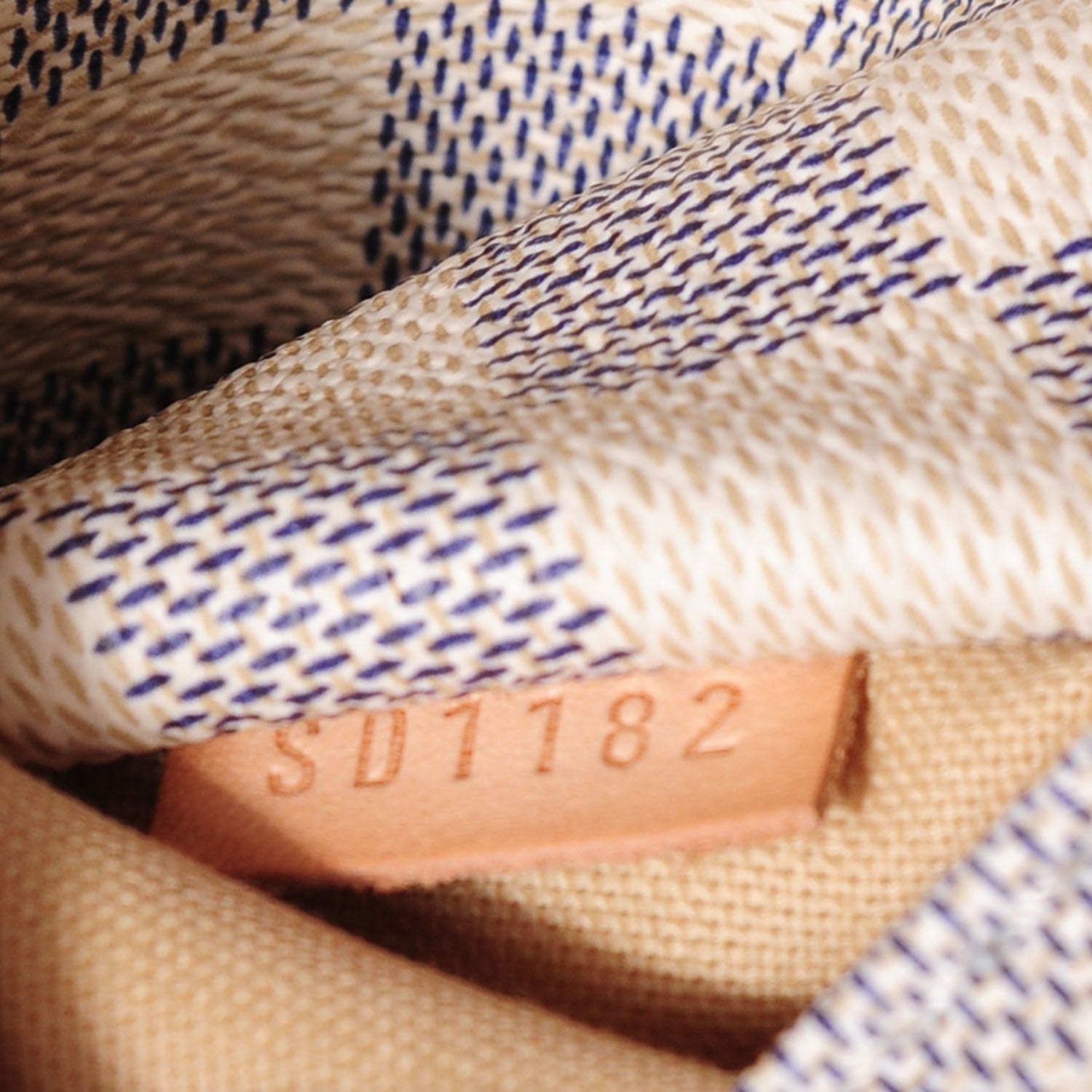 Louis Vuitton Damier Azur Totally MM 7 of 8