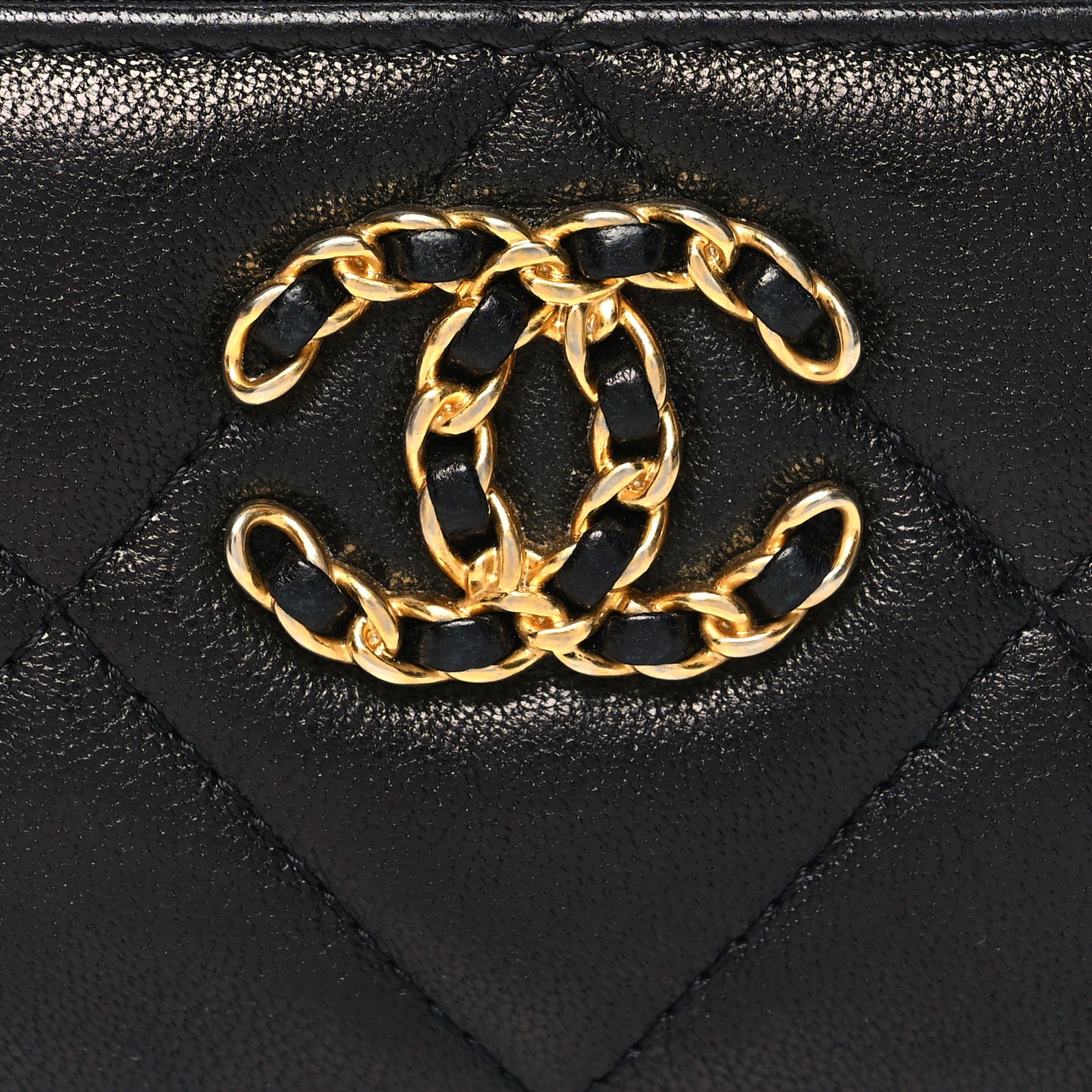 Lambskin Quilted Chanel 19 Card Holder Black