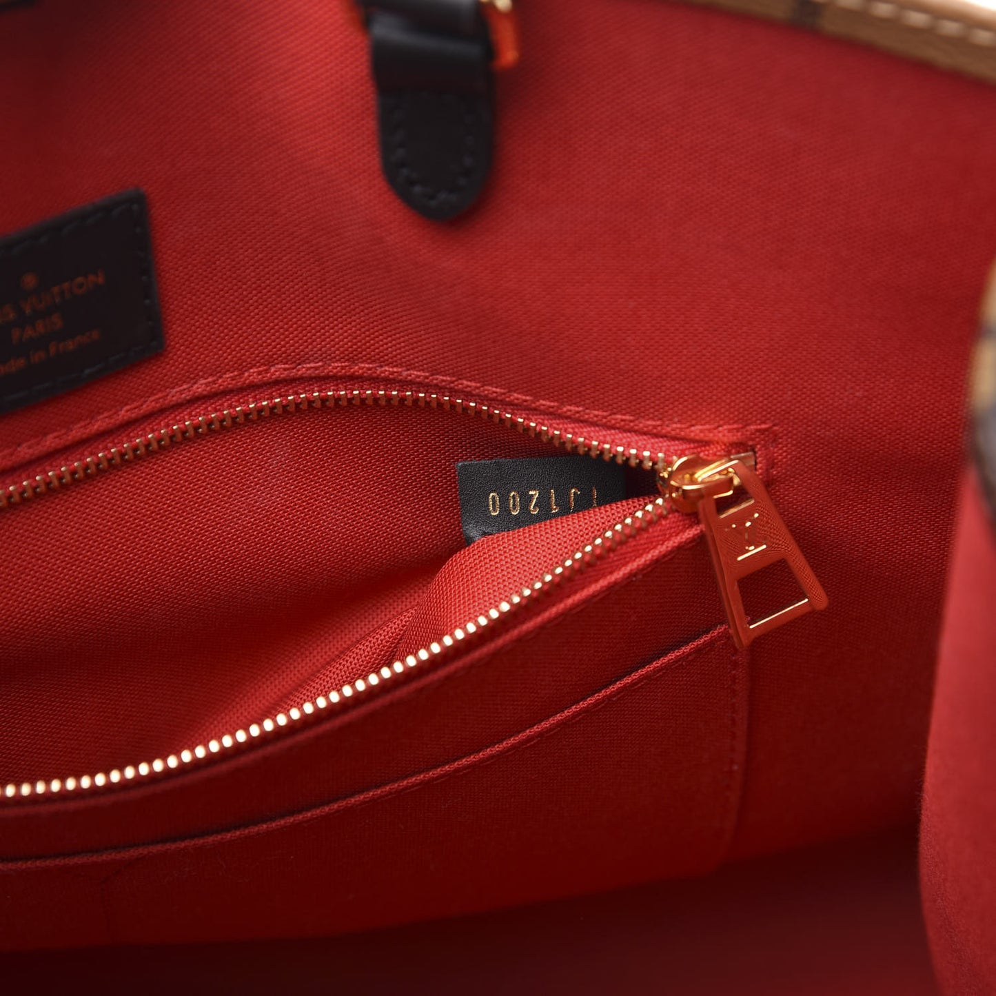 Reverse Monogram Giant Onthego MM