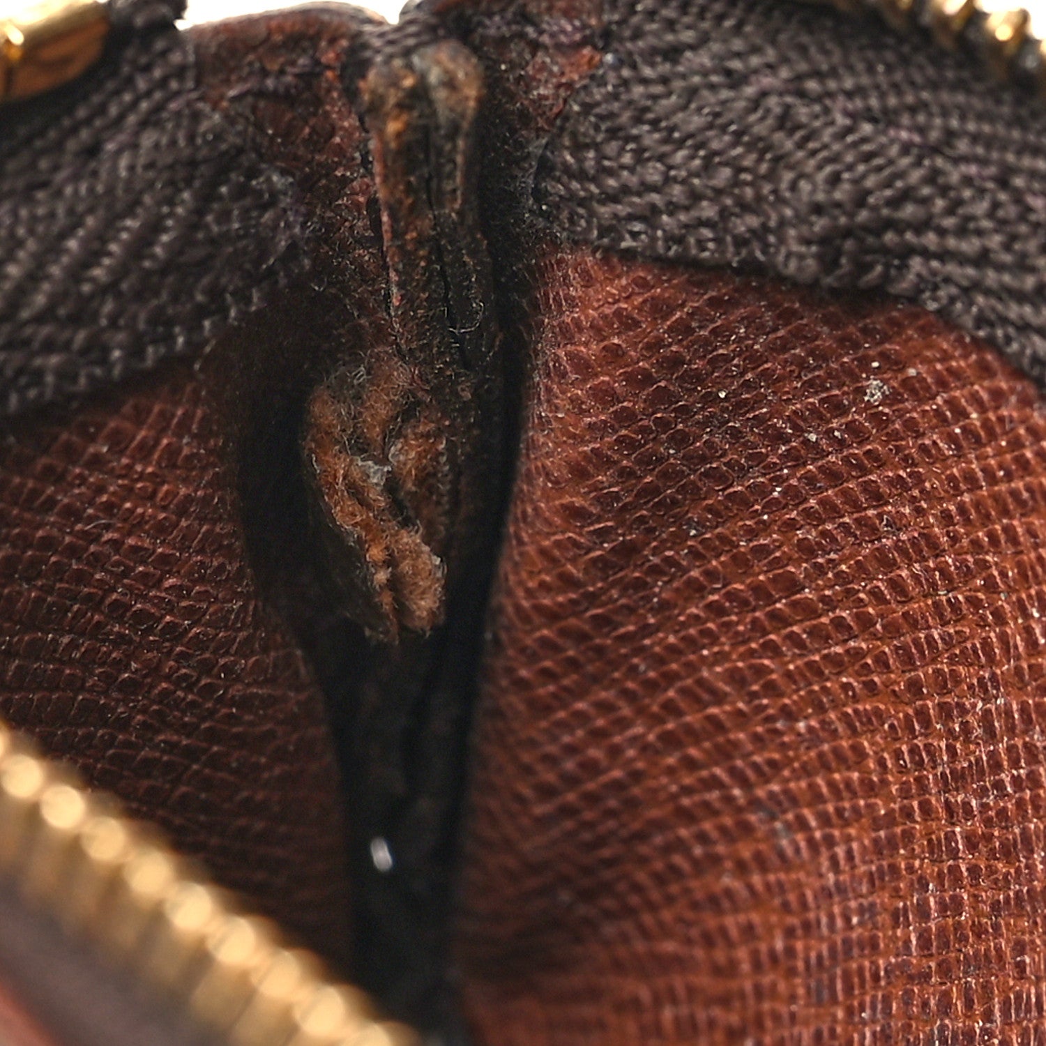 Louis Vuitton Monogram Key Pouch 8 of 8