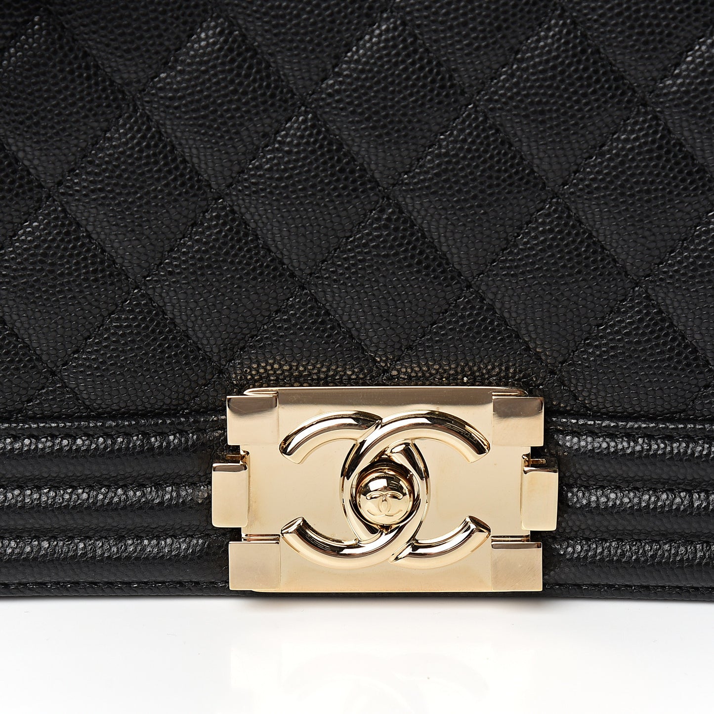 Caviar Quilted Medium Boy Flap Black