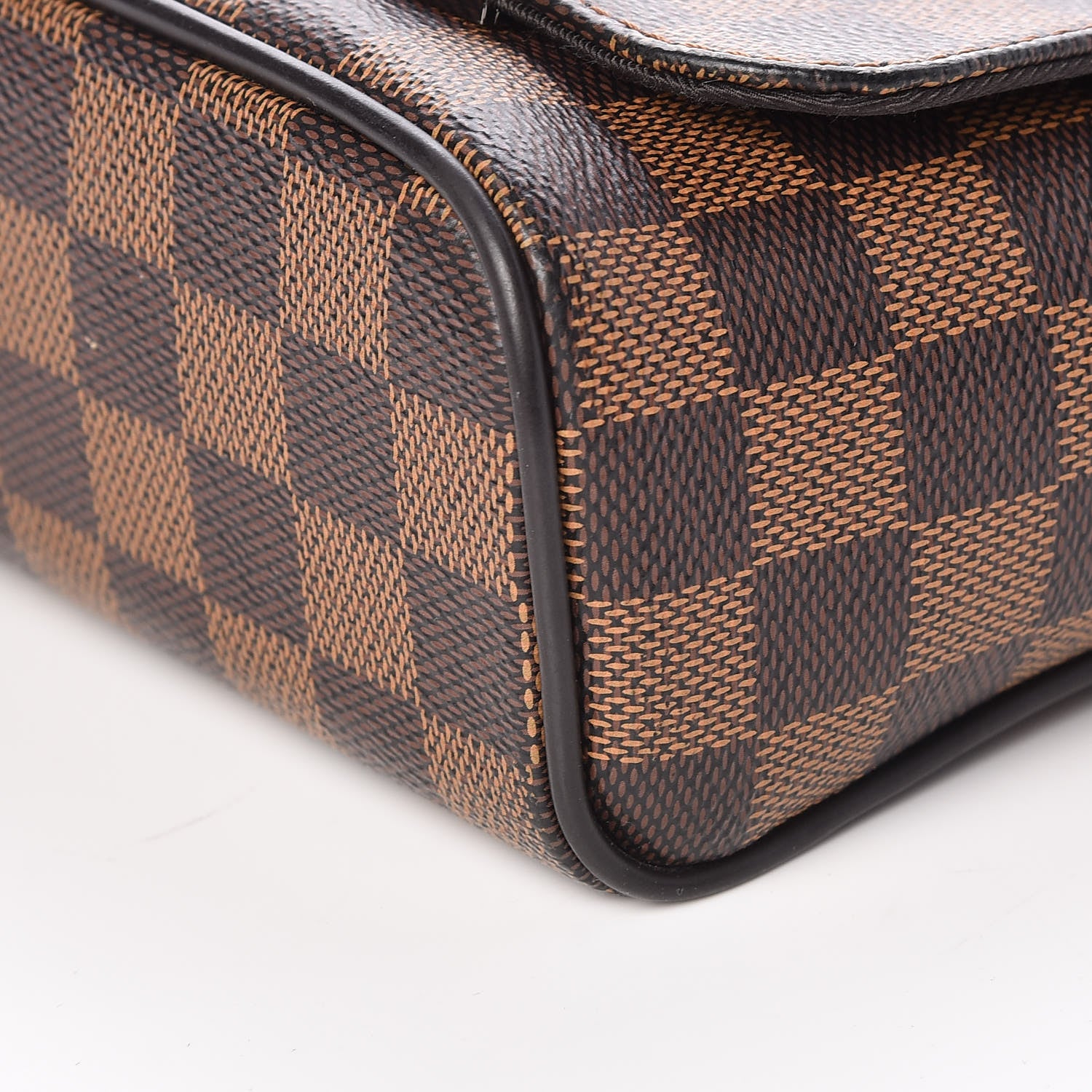 Louis Vuitton Damier Ebene District PM 9 of 9