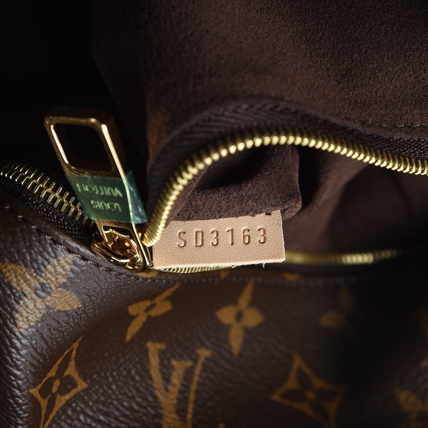 Monogram Metis