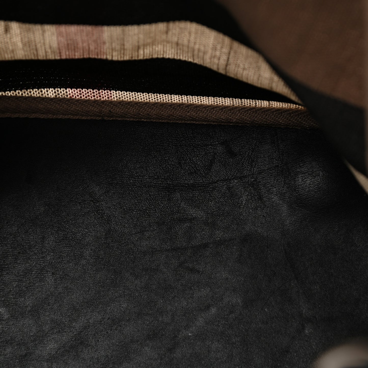 Canvas Mega Check Medium Ashby Hobo Saddle Black