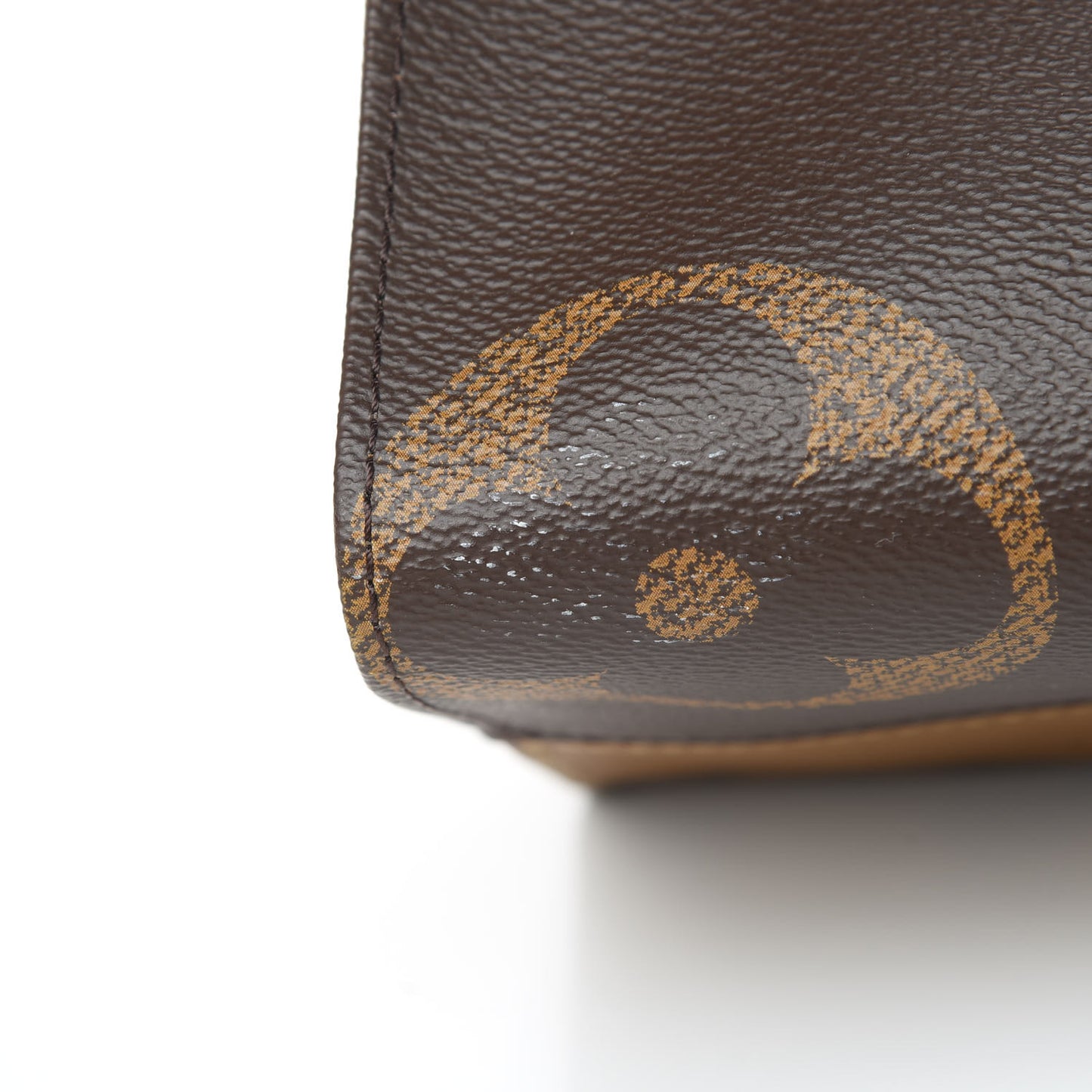 Reverse Monogram Giant Onthego MM