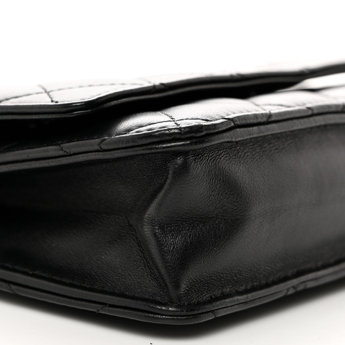 Lambskin Quilted Wallet On Chain WOC Black