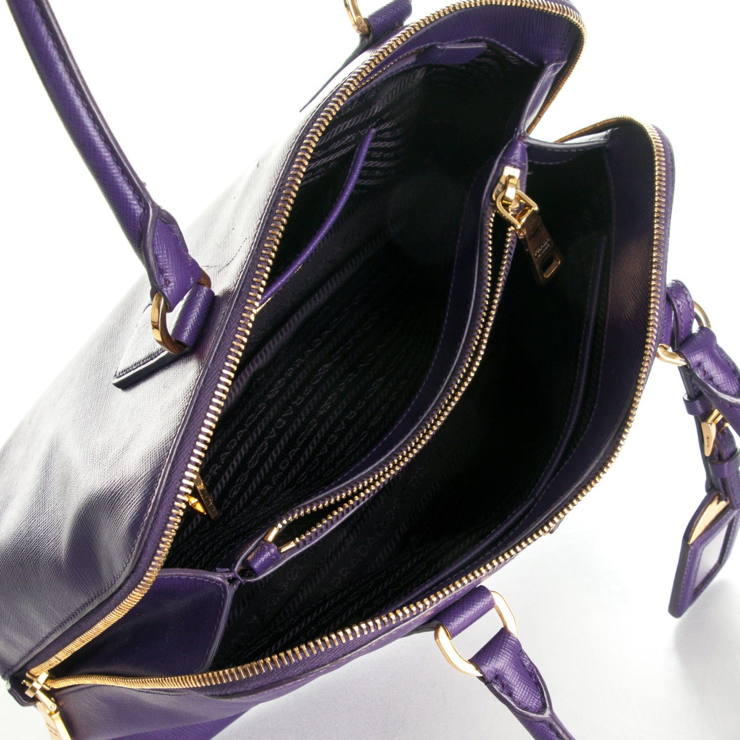 Saffiano Lux Medium Promenade Tote Viola