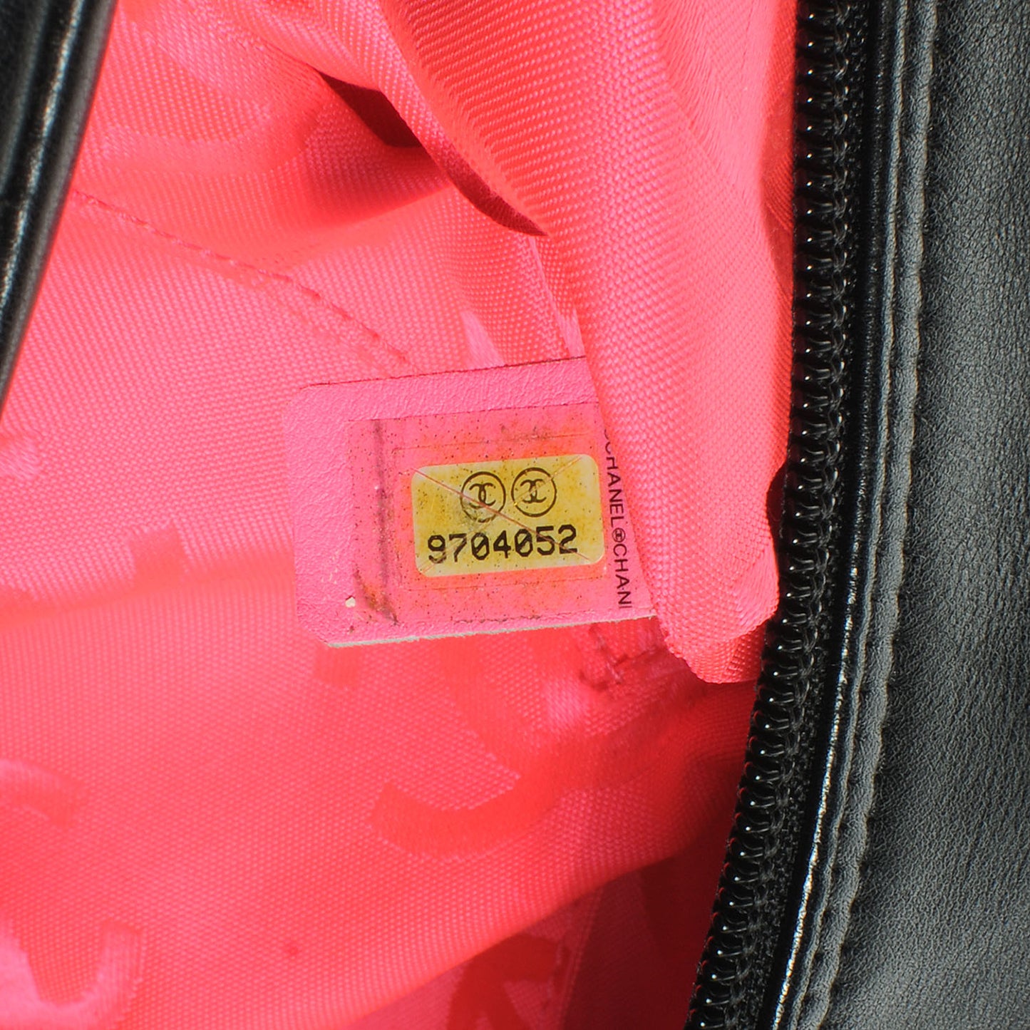 Calfskin Quilted Large Cambon Multipocket Reporter Black White