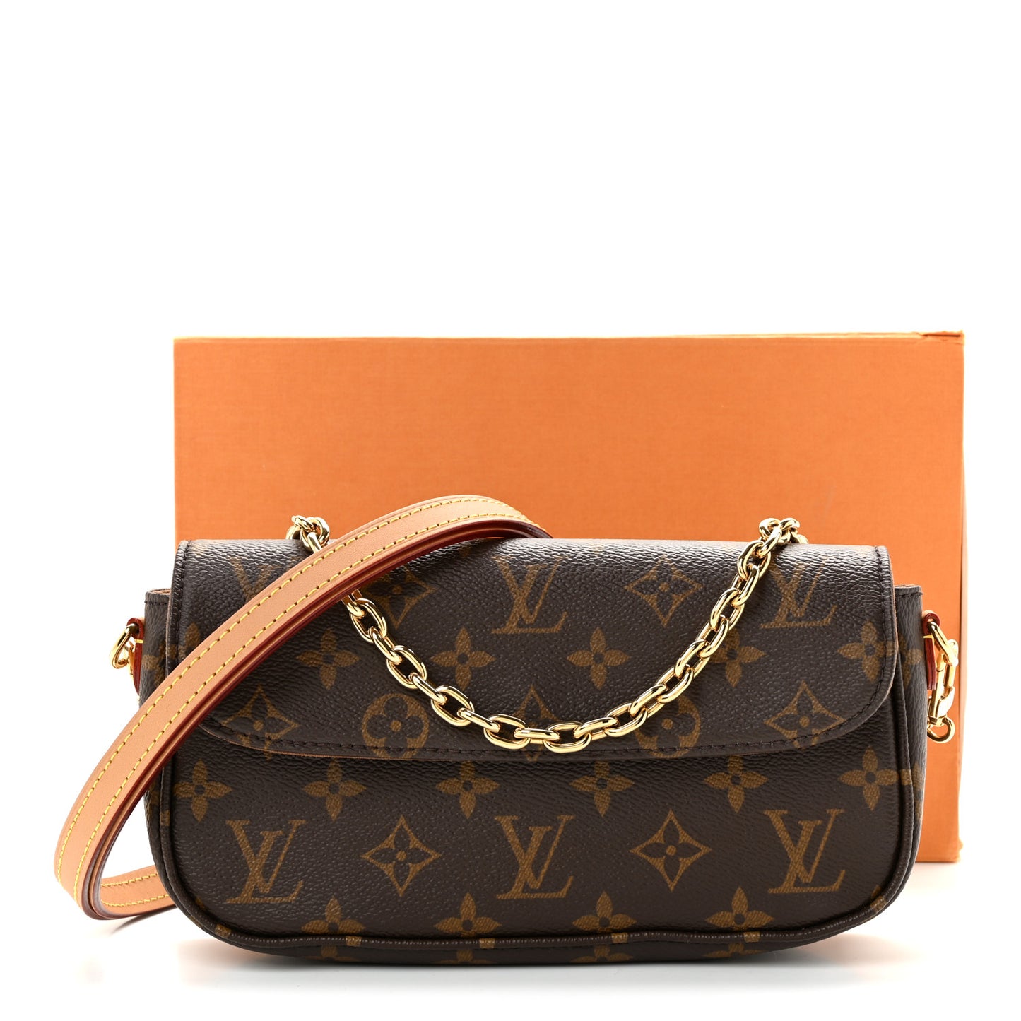 Monogram Ivy Wallet On Chain