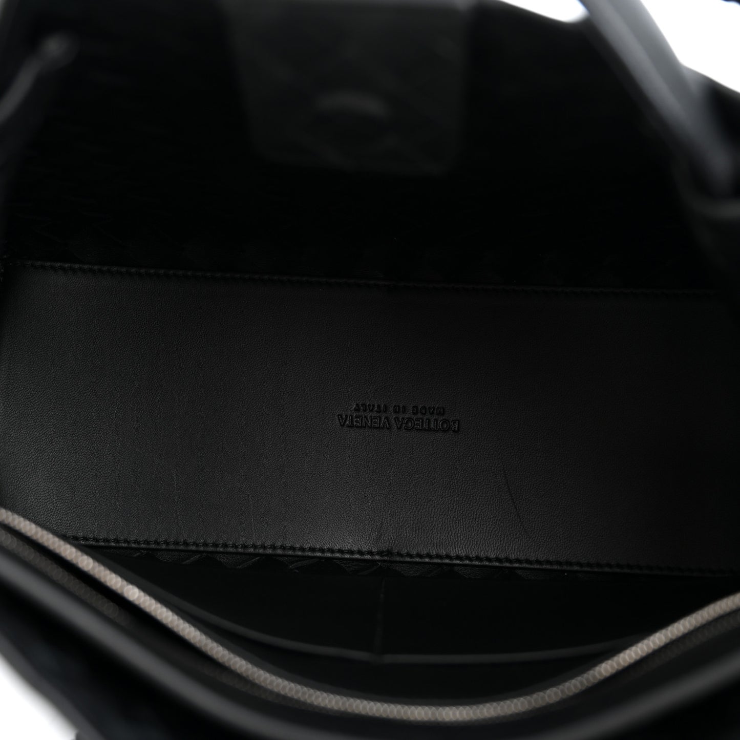 Nappa Intrecciato Medium Andiamo Shoulder Bag Black