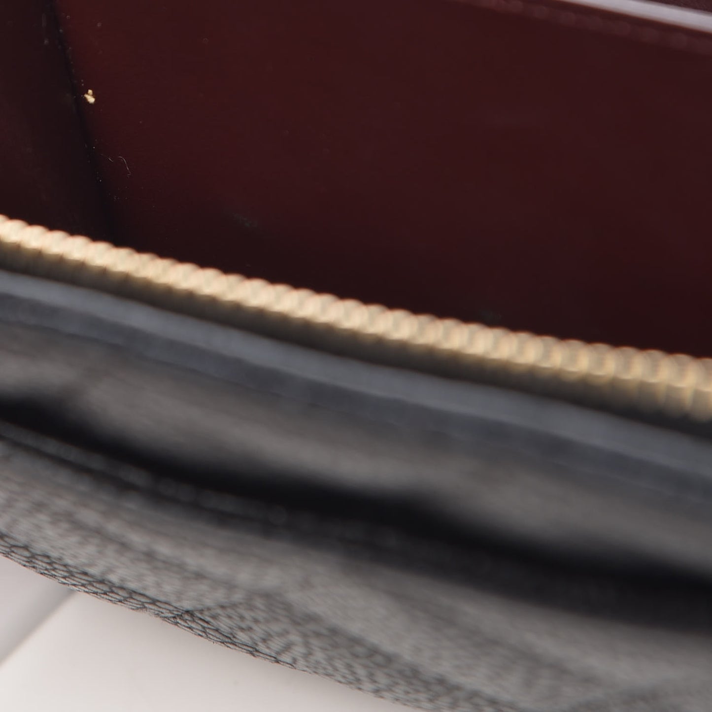 Caviar Quilted Zipped Pocket Wallet Black