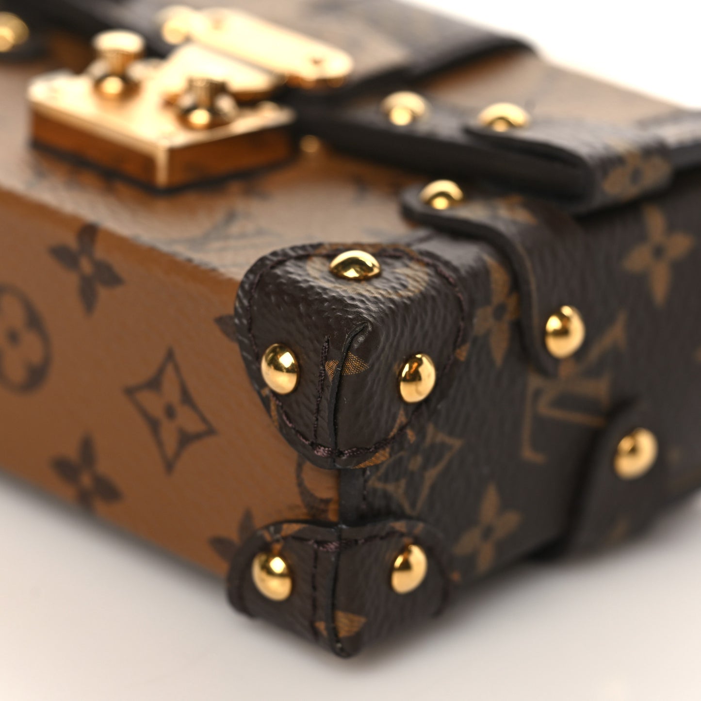 Reverse Monogram Essential Trunk NM