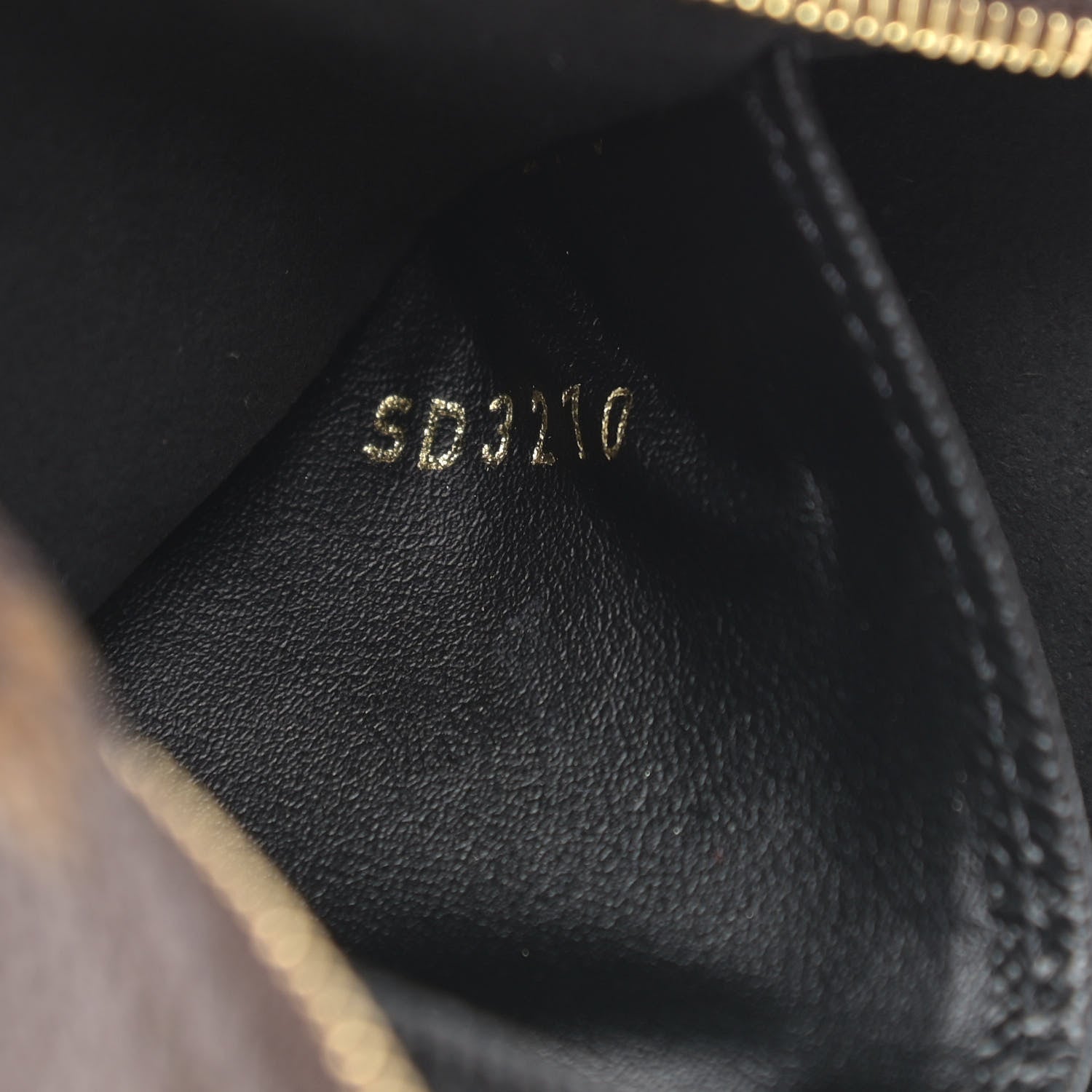 Louis Vuitton Reverse Monogram Giant Double Zip Pochette 8 of 10