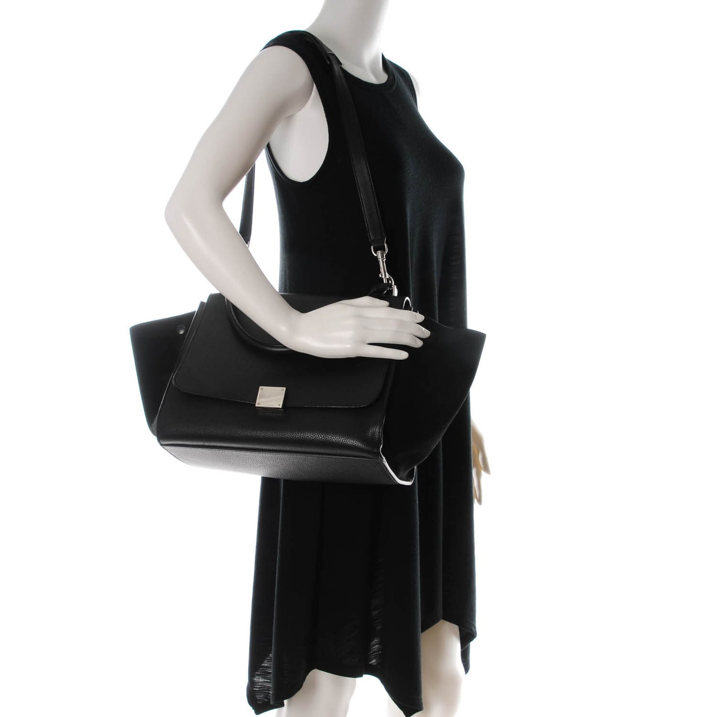 Drummed Calfskin Suede Medium Trapeze Black