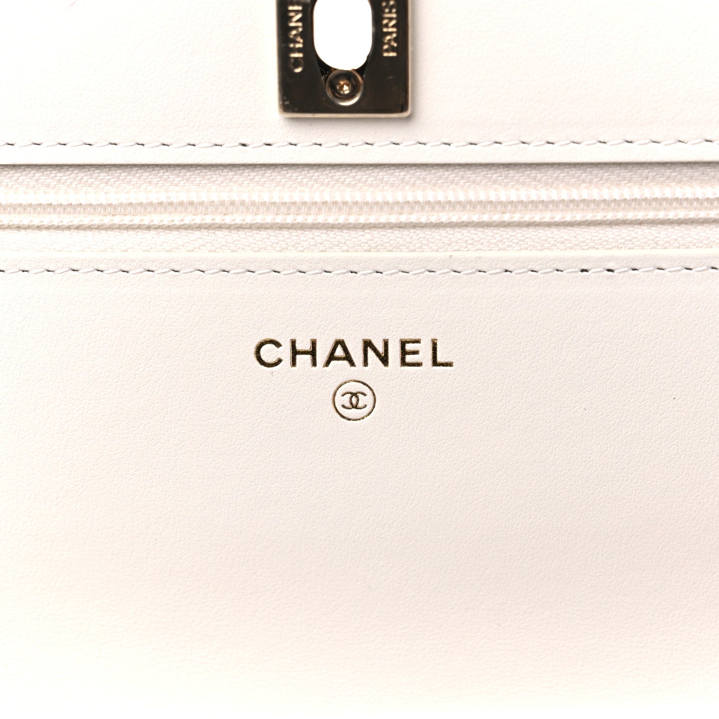 Caviar Quilted Bow Wallet On Chain WOC White