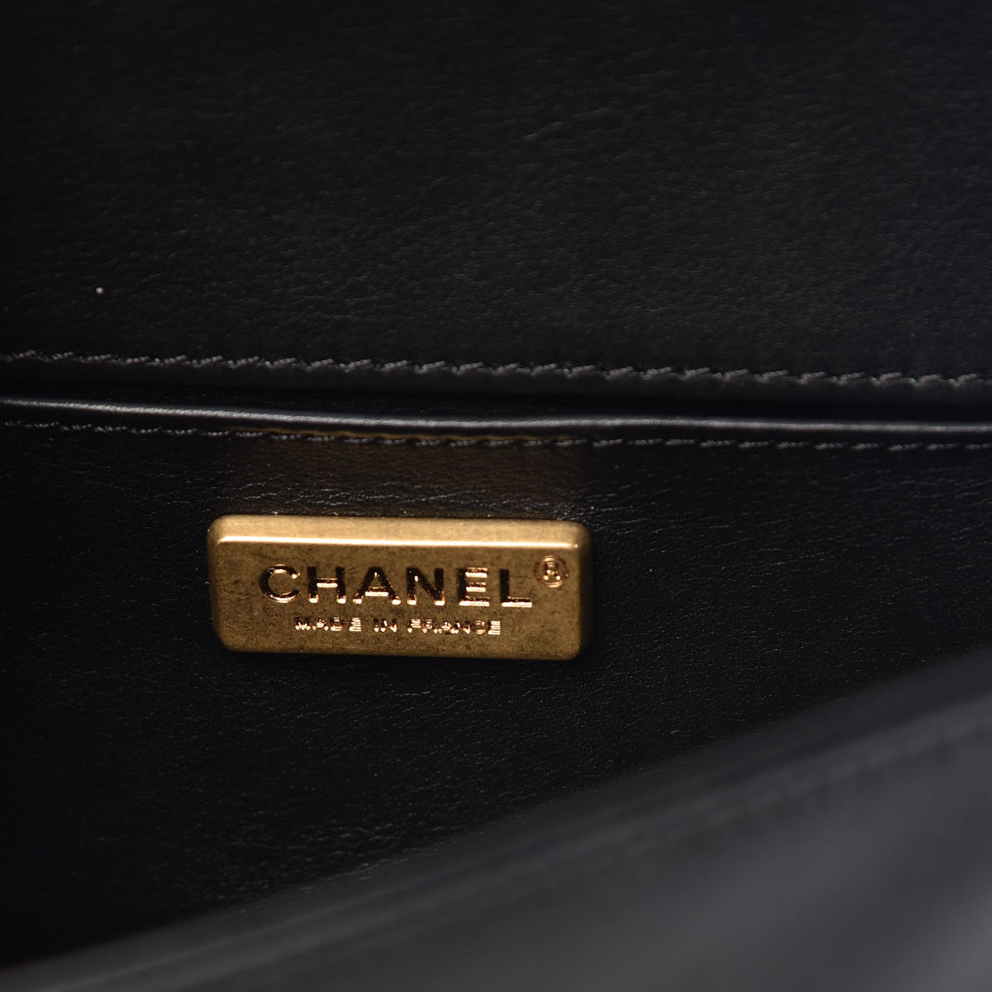 Metallic Alligator Small Boy Flap Black Gold