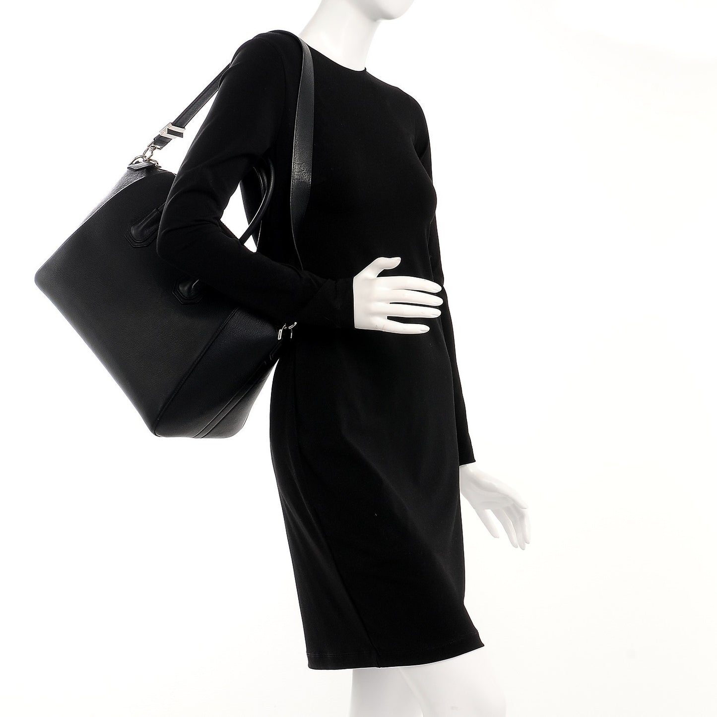Sugar Goatskin Medium Antigona Black