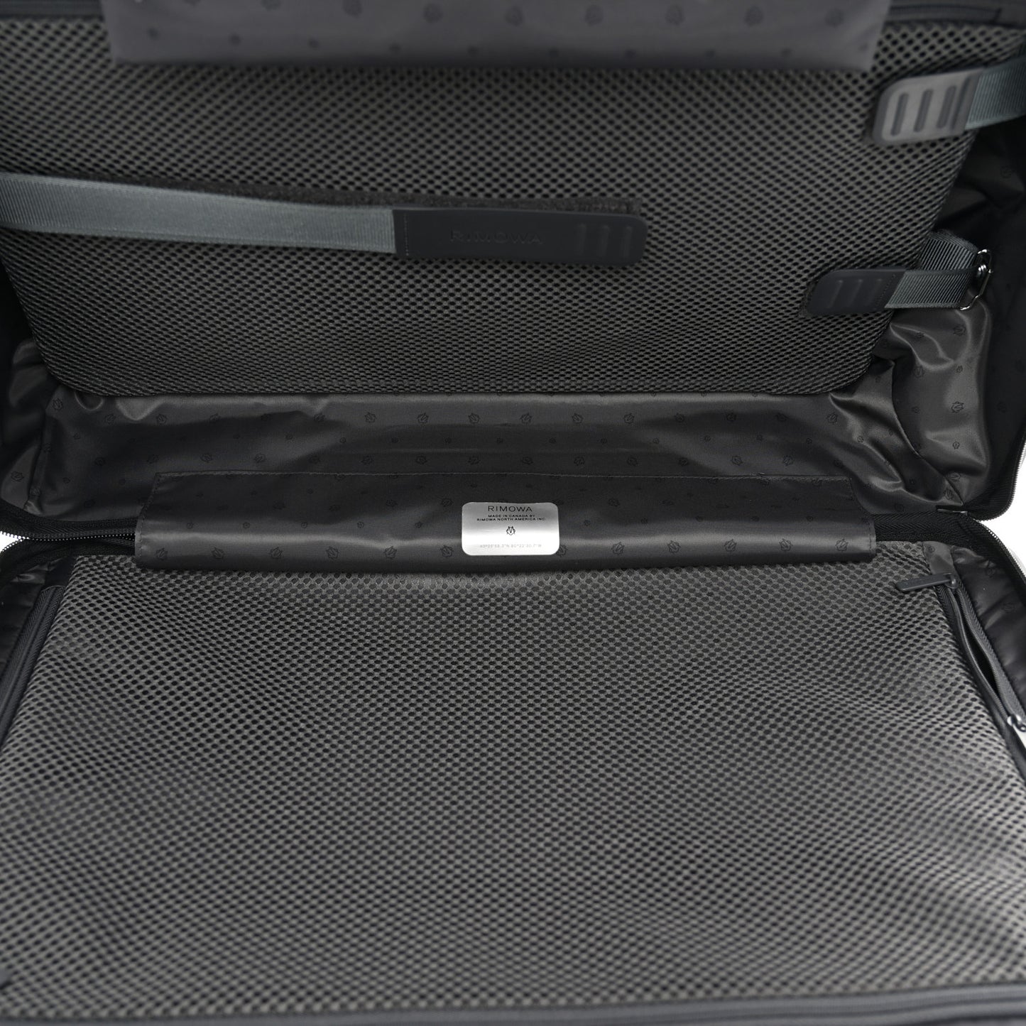 Matte Polycarbonate Essential Cabin Black