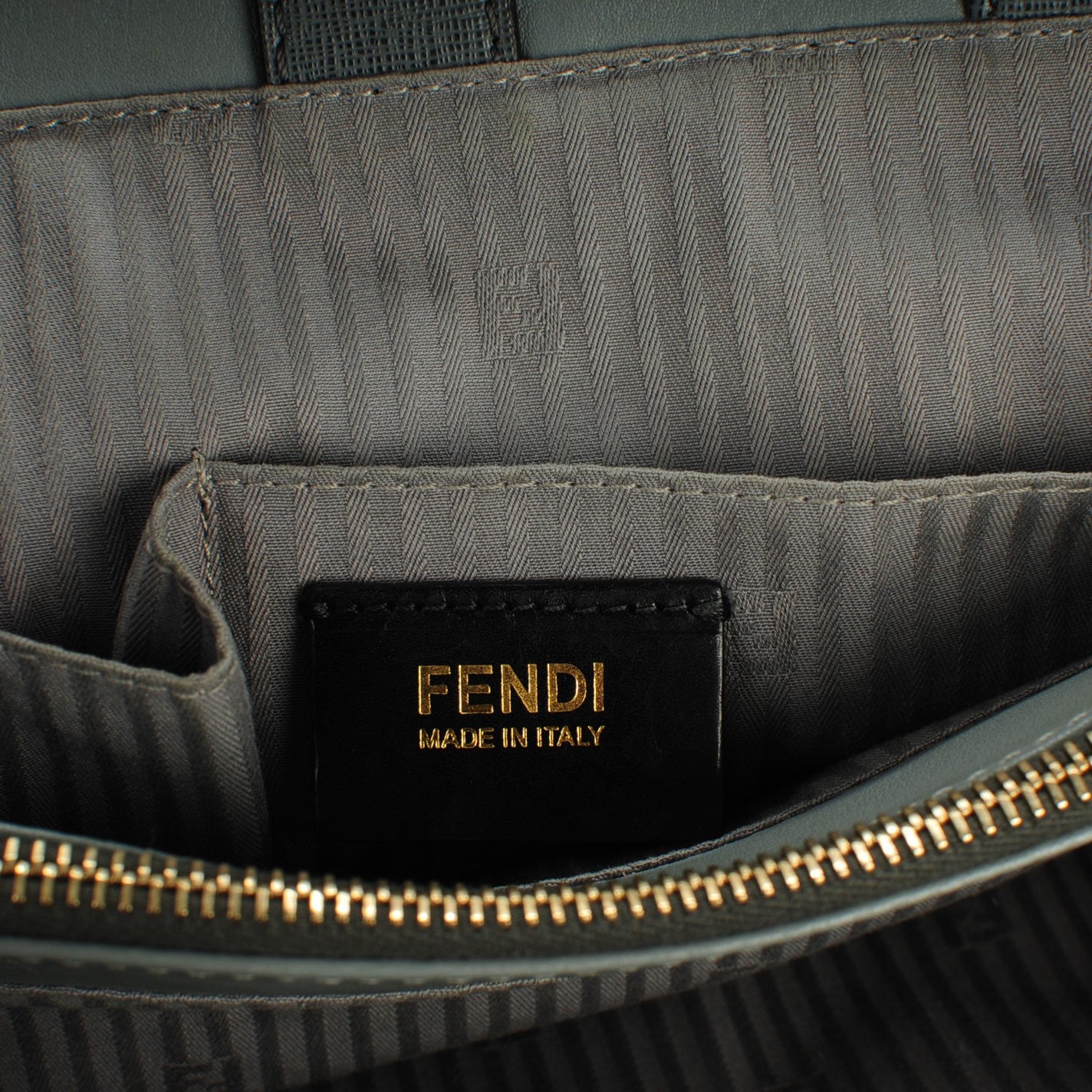 Fendi Vitello Elite Flamingo Regular 2Jours Tote Grigio Grigio Chiaro 6 of 9