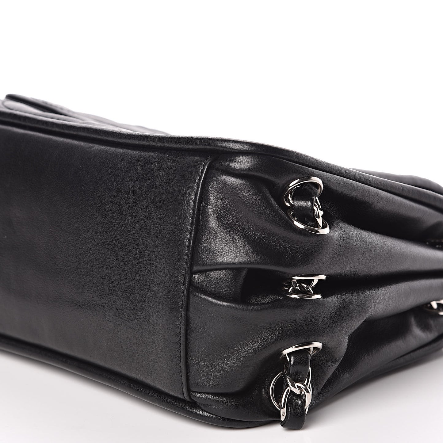 Calfskin Diagonal Ligne Flap Black