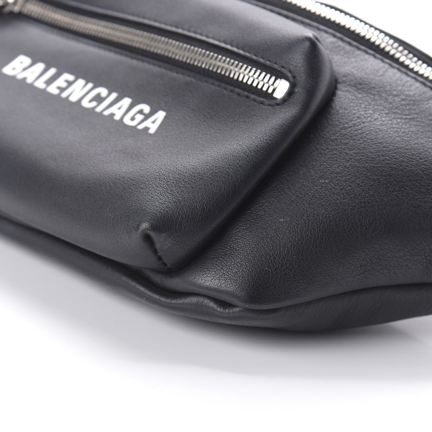 Calfskin Logo Everyday Beltpack Black