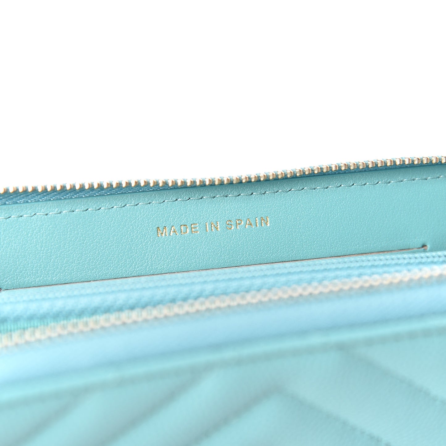 Caviar Chevron Quilted Small Zip Around Wallet Green