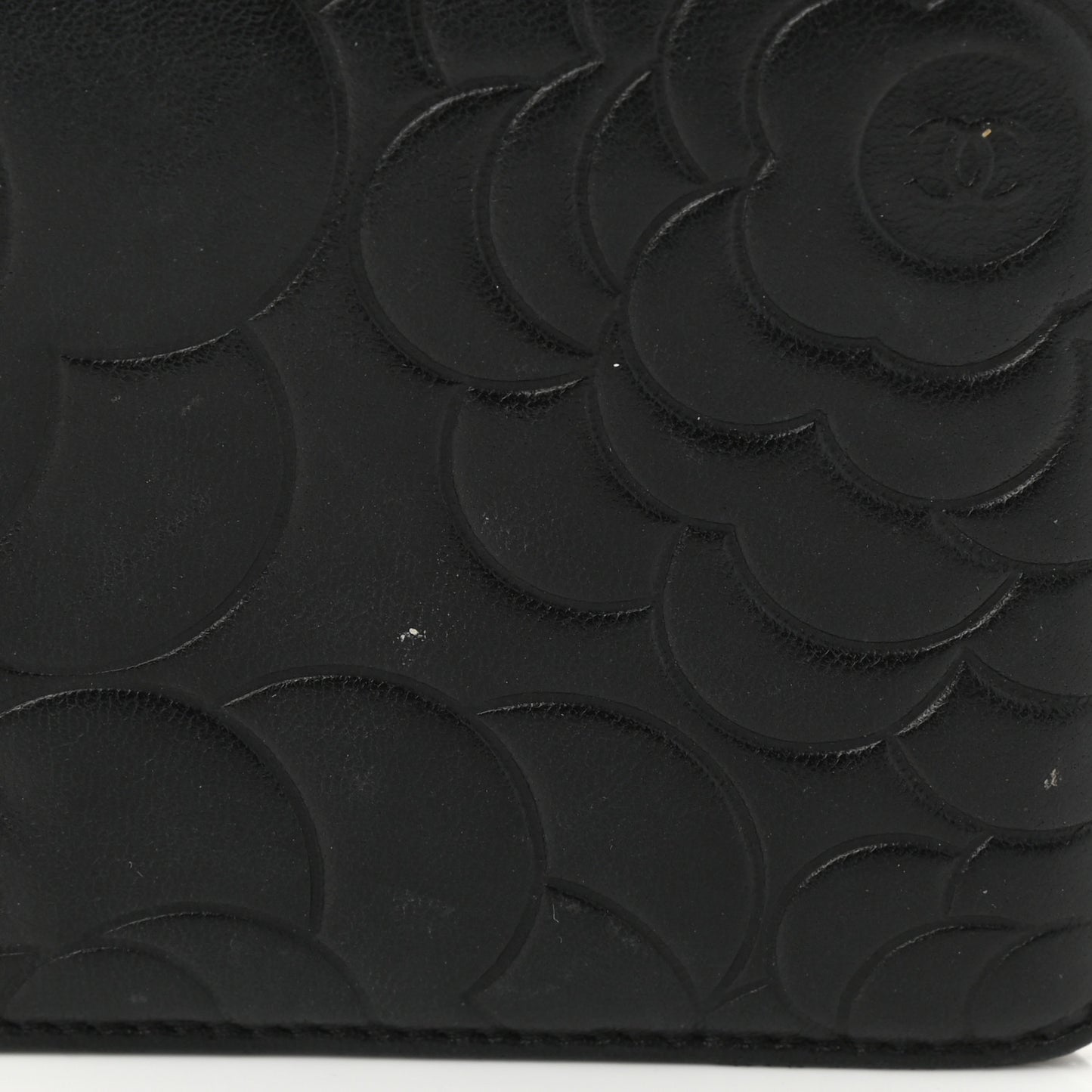 Lambskin Camellia Embossed Yen Wallet Black Beige