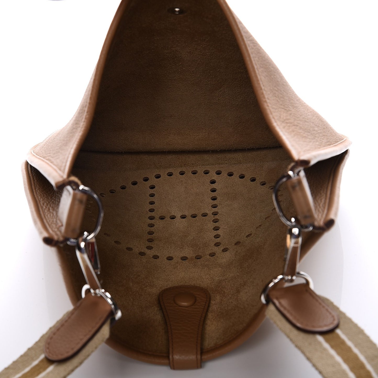Togo Evelyne GM Tabac Camel
