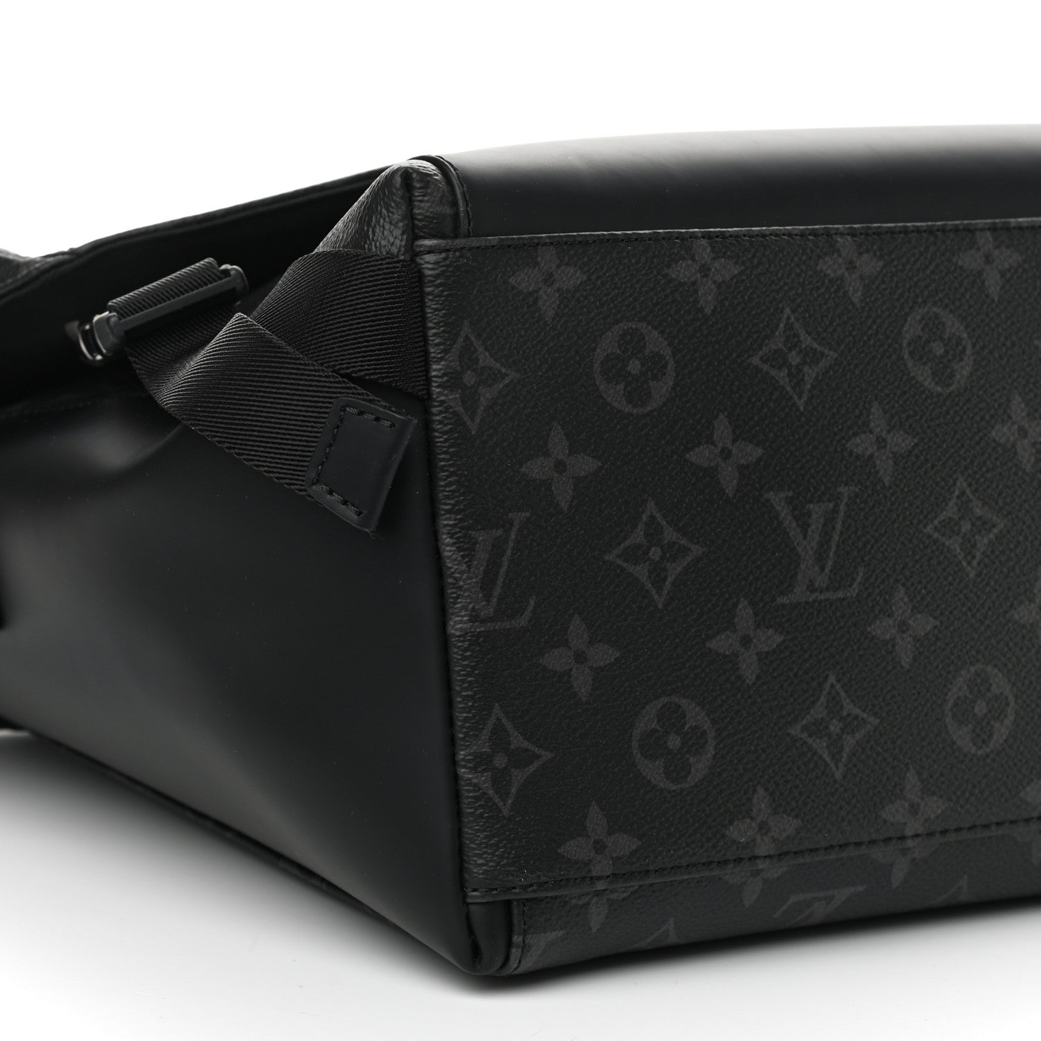 Louis Vuitton Monogram Eclipse Voyager Messenger MM 9 of 10