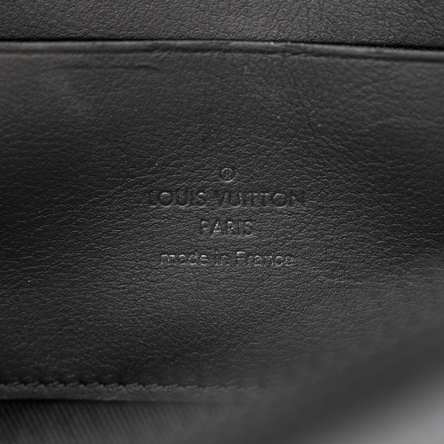 Calfskin Aerogram Alpha Wearable Wallet Black